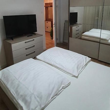 Rebecca Sweet Apartment Oradea Exterior foto